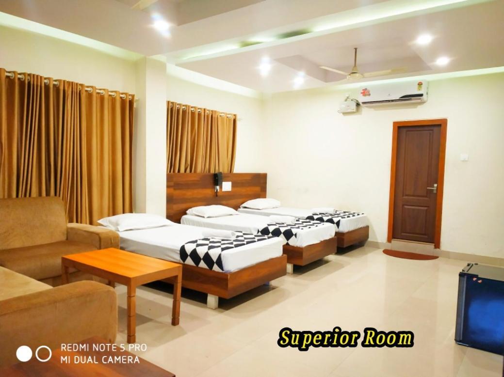 Tirur Tourist Home Exterior photo