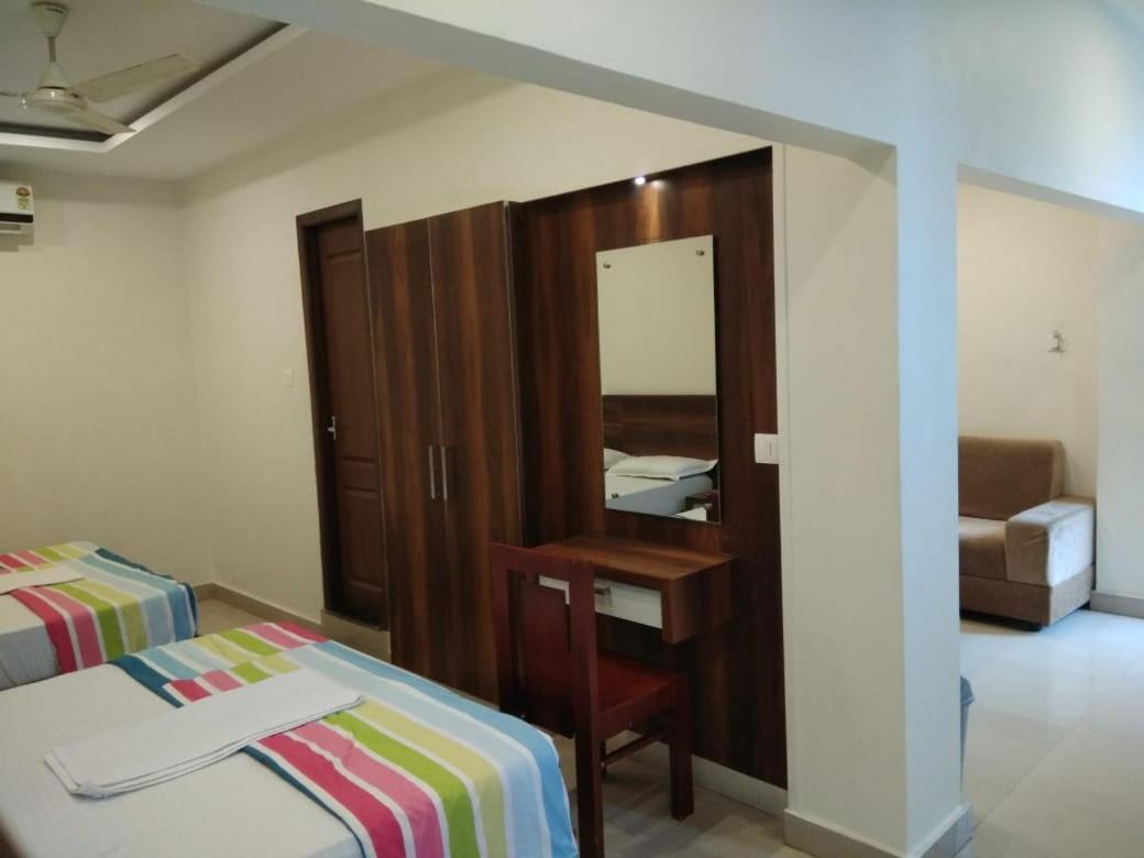Tirur Tourist Home Exterior photo